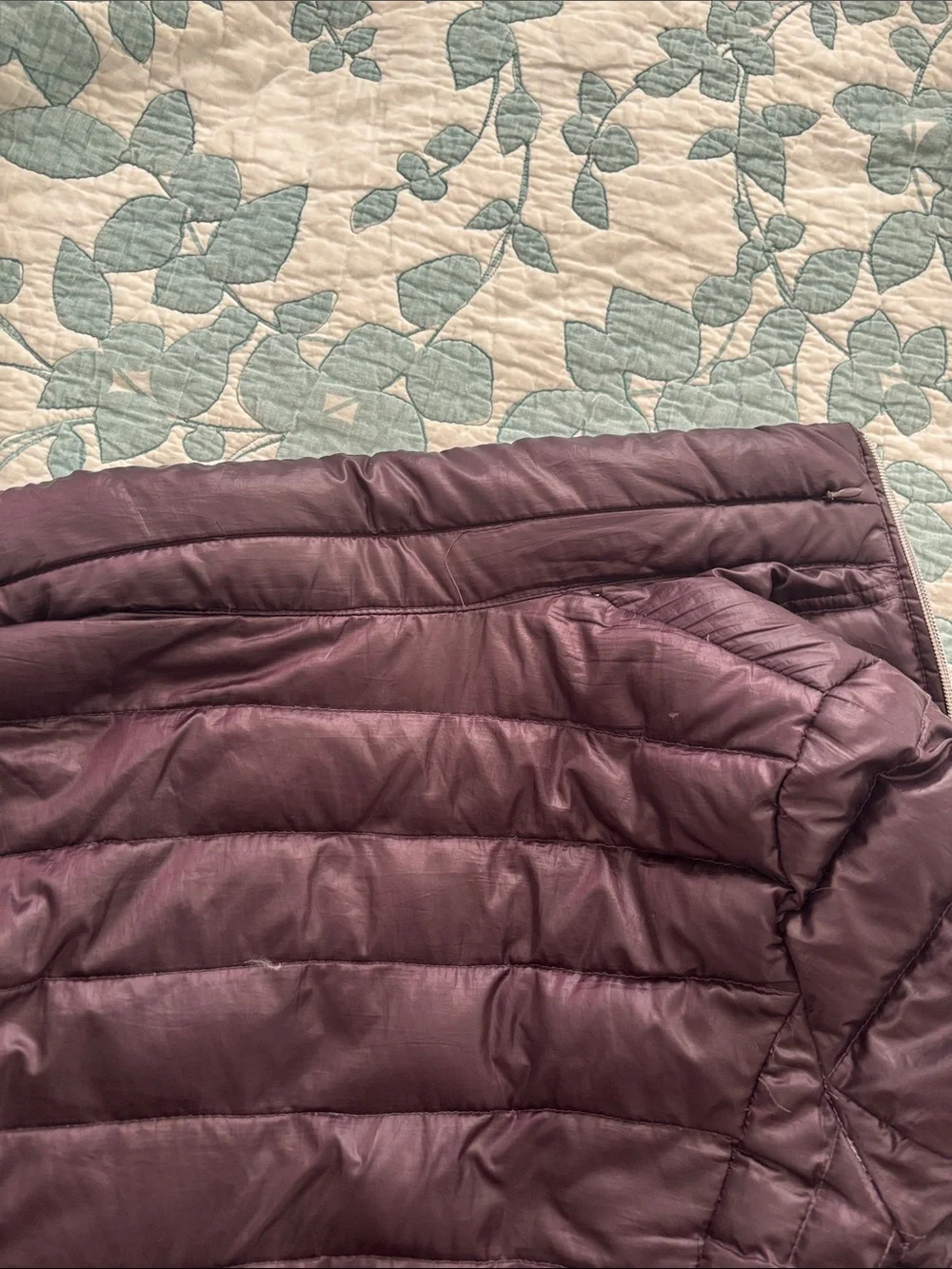 Laundry By Shelli Segal Packable Quilted Jacket in Plum with Light Gray Lining